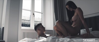 Model Simon in Alignment In Love